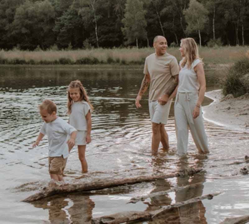 Gezin-in-het-meer-Veluwe